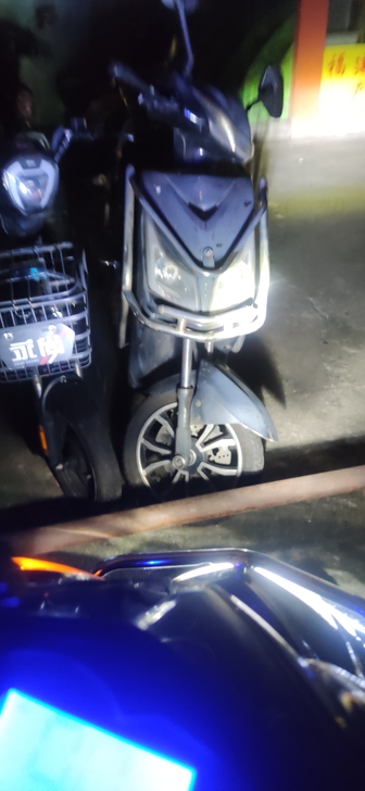 出售永久电动车长跑王外卖车，没有牌照没有电...