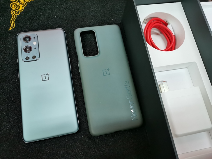一加9pro. 12+256G. 客服保修...