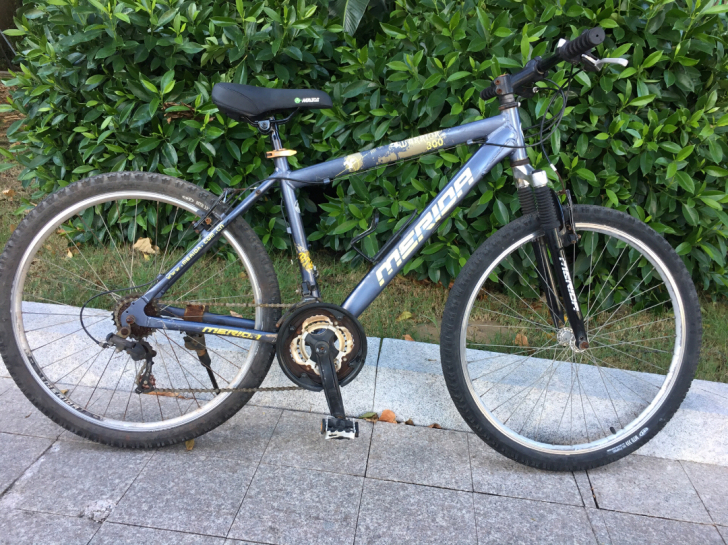 山地自行车   赛车，车况清楚。适合开学季...