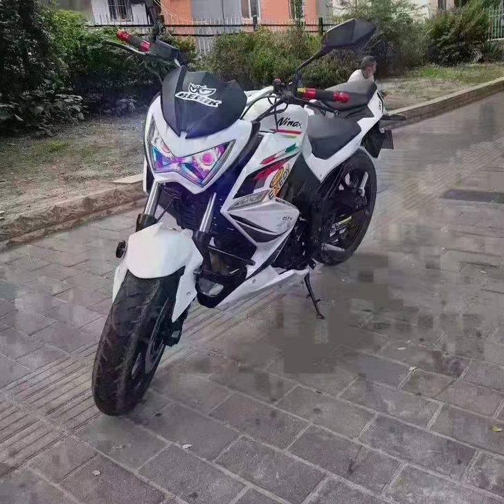 17年8月的的车，国产大翼虎街车的250摩...