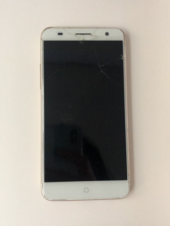 中兴手机 无法开机 无拆无修 便宜出