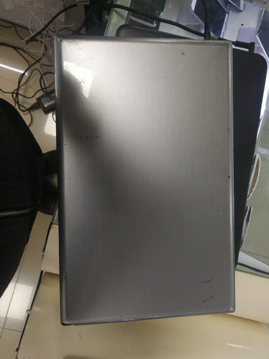 处理的微星MS-16GA笔记本电脑,电池坏...