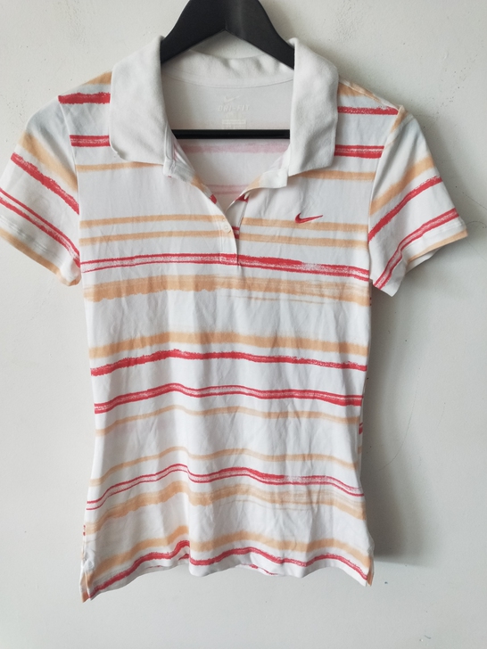 NIKE 女士T恤 M 胸围40衣长61 ...