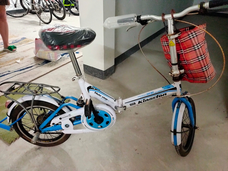 转卖金士顿折叠自行车一辆，20寸，孩子大人...