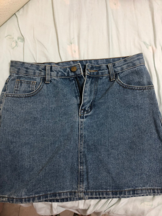 半身牛仔裙高腰a字裙+一字领小雏菊上衣