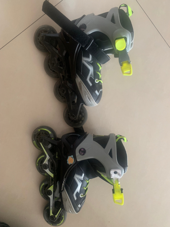 迪卡侬 29到32码 轮滑鞋 头盔 护具一...