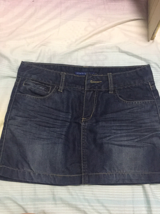 几乎全新s码牛仔短裙 腰围76cm 购于唯...