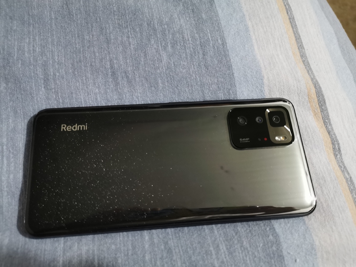 红米 10PRO 官网买的    用了一个...