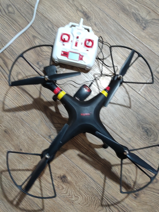 朋友送孩子的，一家子都不会玩。低价转让。