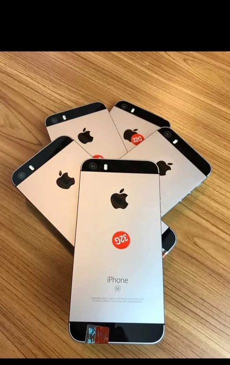 iPhone se 128G原装正品小钢炮...