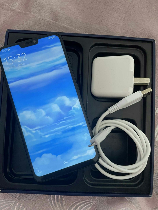 Vivox 21，6+64g运行高配版。九...