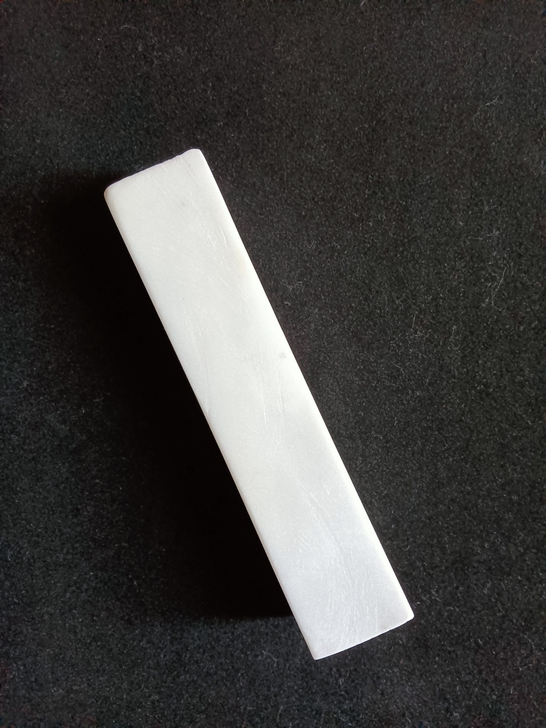 捡漏。白端镇纸。肇庆七星岩玉屏峰白端石料加...