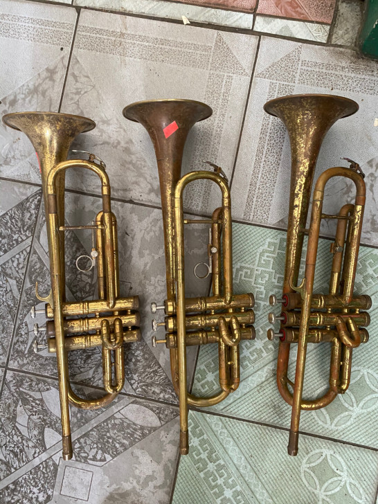 小号，不会吹，好坏不知，看好下手，三个一起...