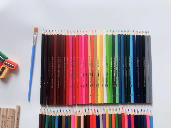 特价全新水溶性油性72色彩色铅笔包邮送神秘...