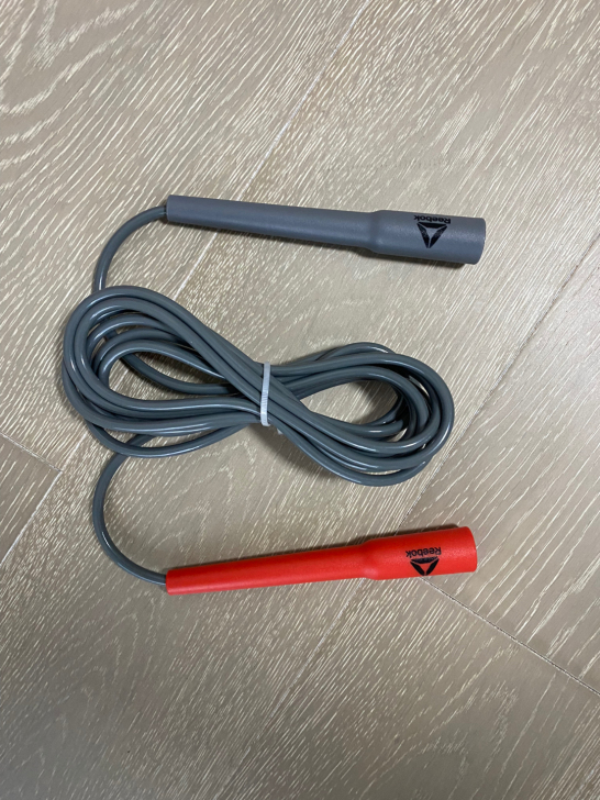 全新跳绳未使用，锐步正品，原价58，现在2...