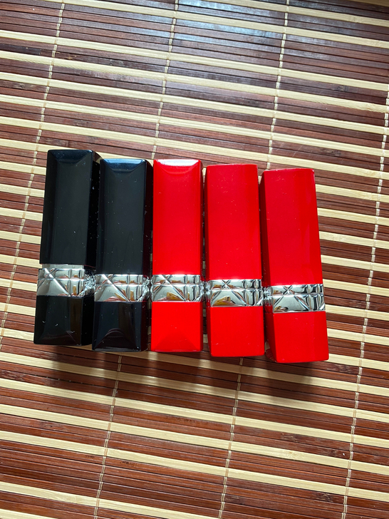 迪奥口红，买了一套，出几只，红管三只770...