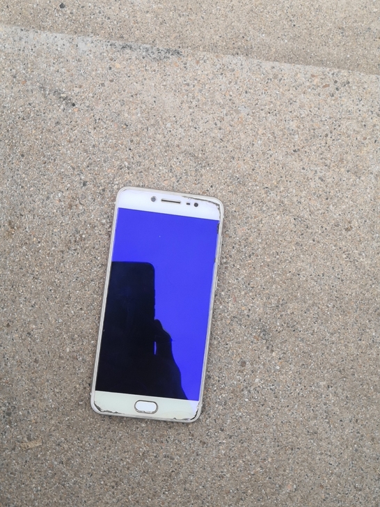 出售vivo x7手机4+64的机器没修没...