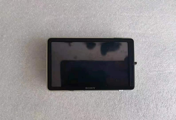 索尼T700（9新，4G内存卡）