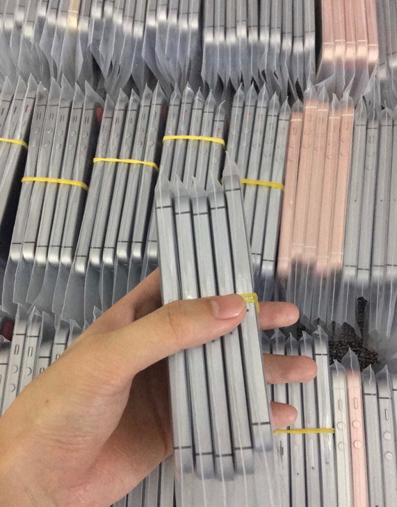 iPhone SE 32G 全原装几乎全新...