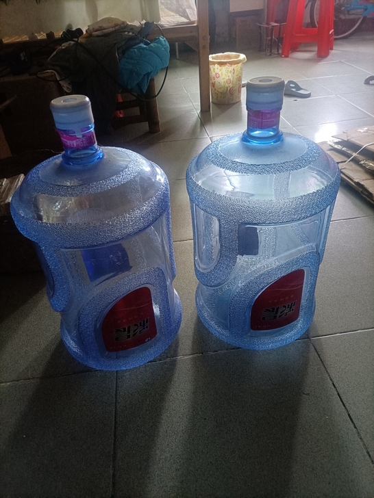 因搬家，2个新水桶半价处理