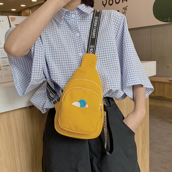 全新ins胸包包女2021新款潮韩版休闲可...