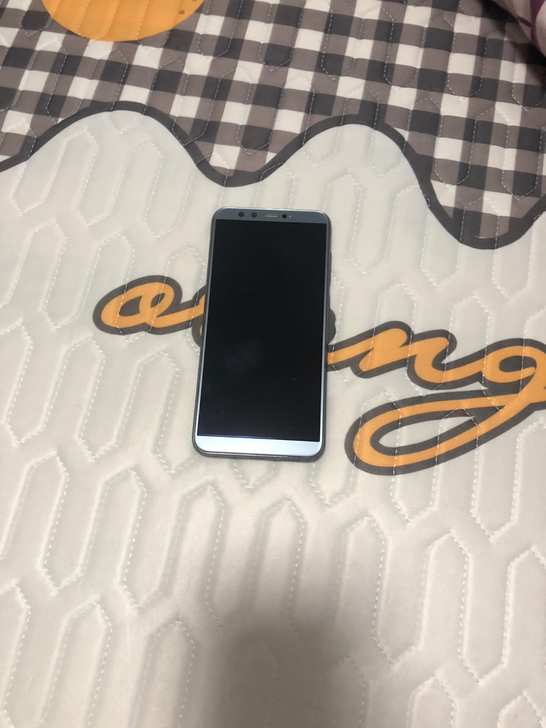 honor/荣耀 手机。几乎没怎么使用，一...