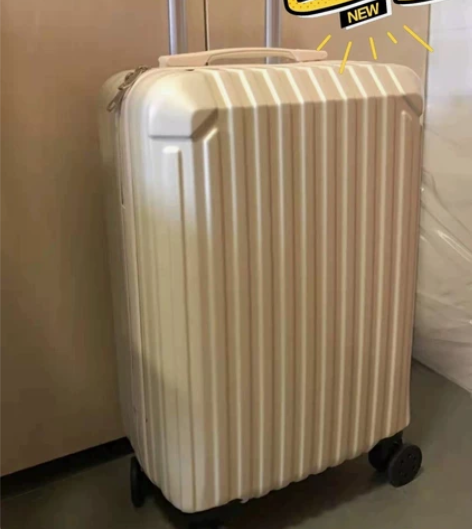 全新包邮，行李箱26寸85包邮 仅邮寄，偏...