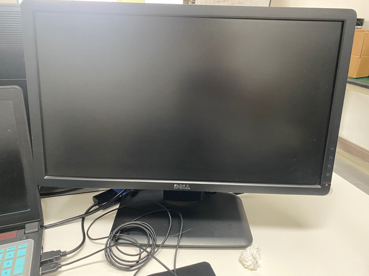 戴尔台式机，主机+22寸显示器