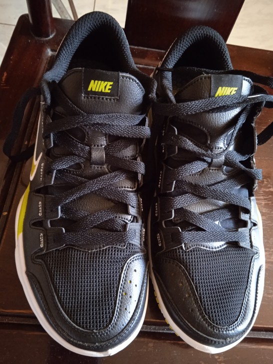 耐克运动鞋，很新，有点小没怎么穿，27mm...