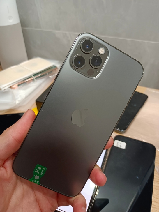 苹果顶级12pro，石墨色128g美版无锁...