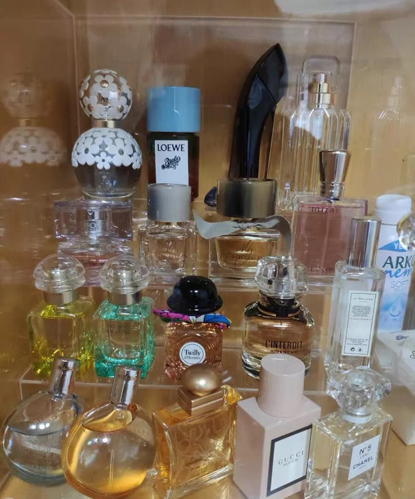 【二手闲置】太多香水了，低于半价出掉，大部...