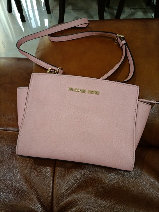 mk小号耳朵包，奥特莱斯正品，随便验。8成...