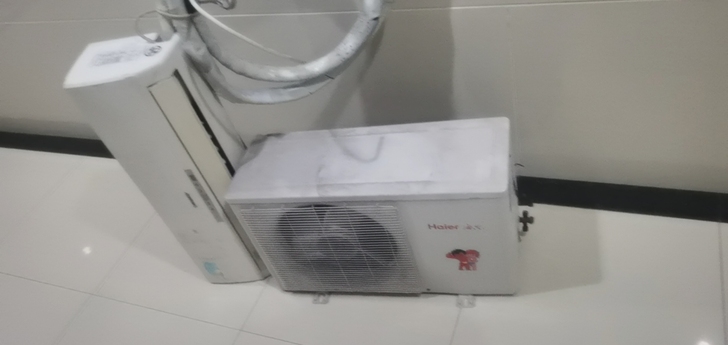 一匹挂机空调,格力内机,海尔外机,搭配使用...