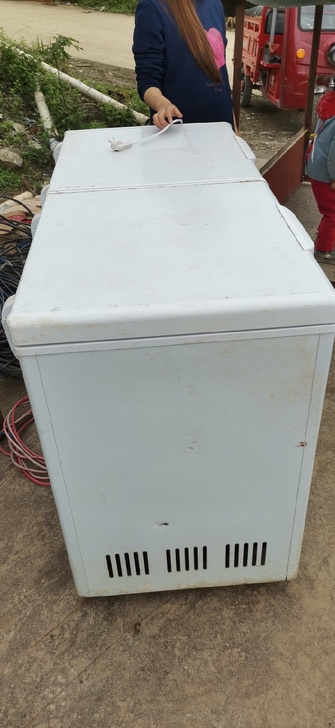 闲置冰柜，九成新，有需要的请联系。联系方式...