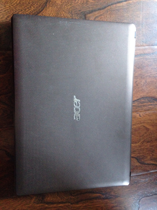 宏基笔记本电脑。正常开机使用没问题。功能都...