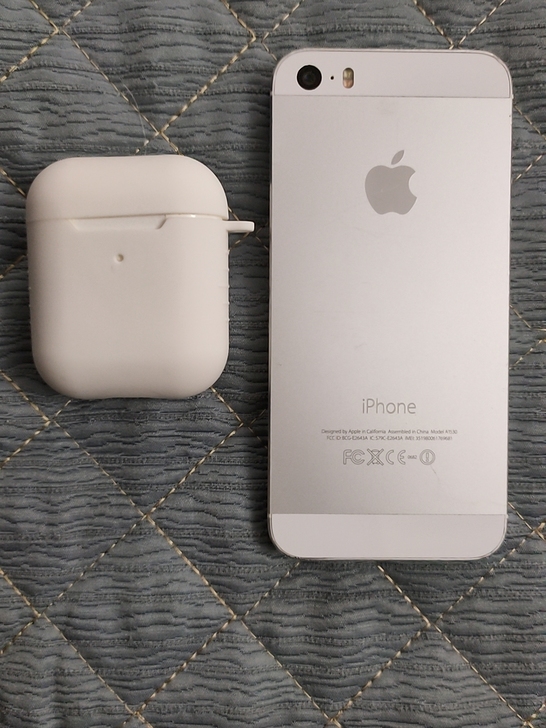 IPhone 5S游戏机和华强北Airpo...