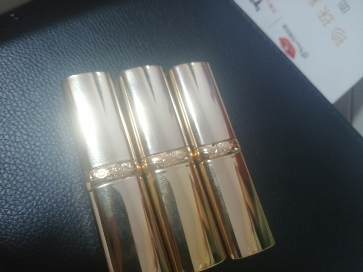 欧莱雅口红 都很新 官旗买的都保真 色号 ...