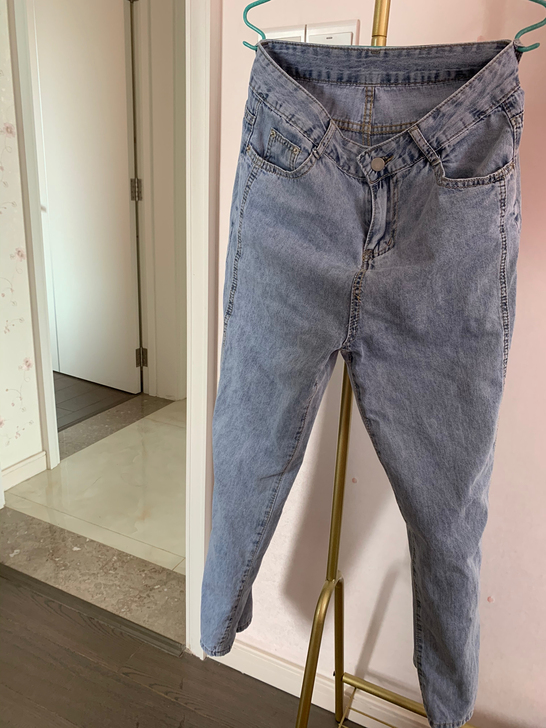 高腰直筒牛仔裤,显腿长,实物拍摄