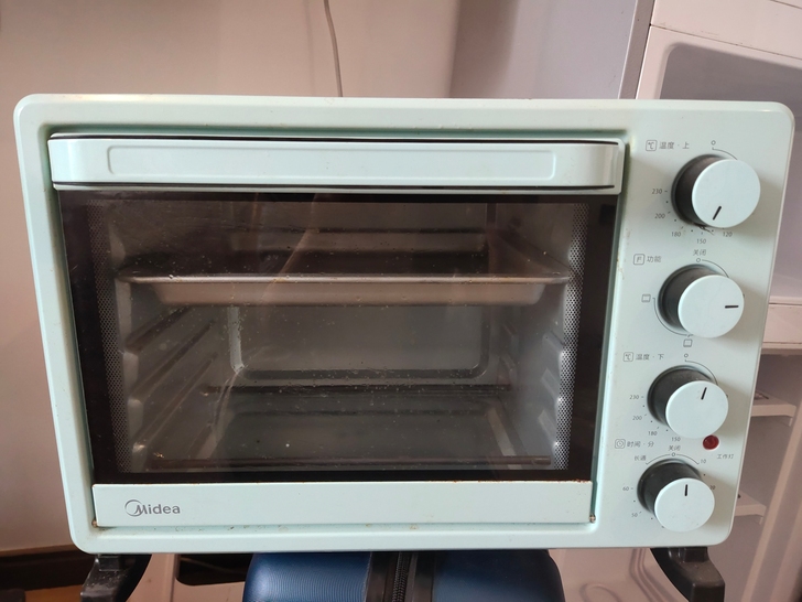 美的烤箱7成新 不包邮 自取 原价199 ...