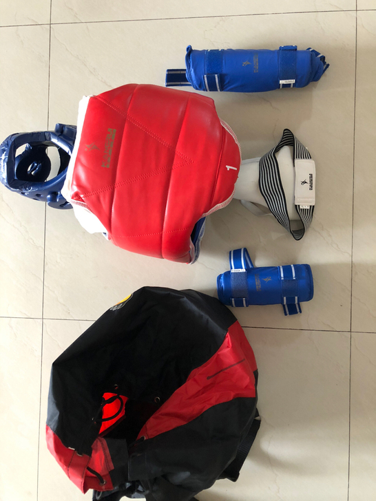 跆拳道五件套护具另送一袋