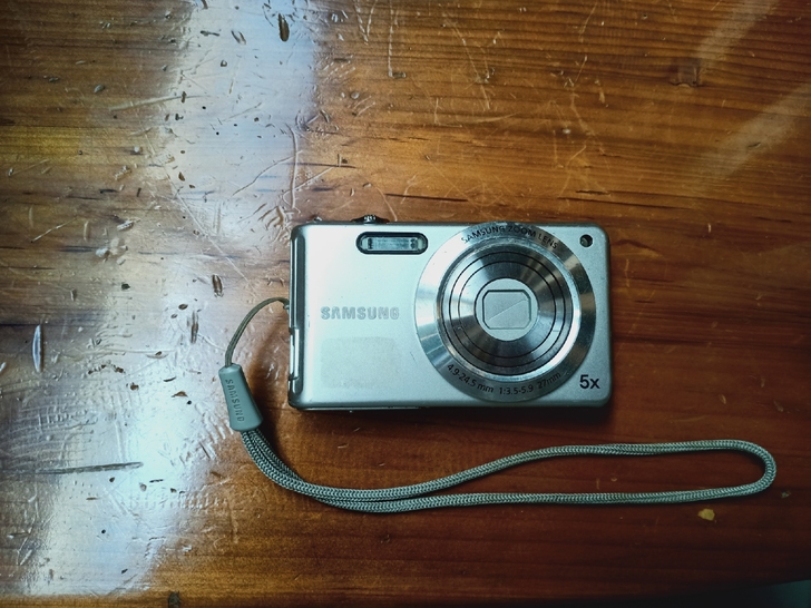 三星ST70，1420万像素，5倍光学变焦...