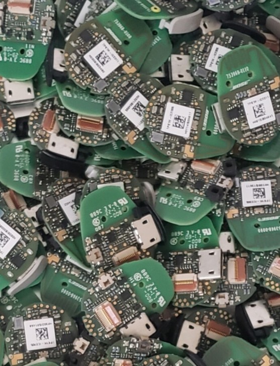 BOSE Soundsport蓝牙耳机主板。