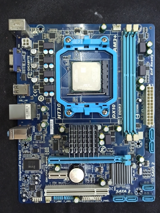 技嘉78LMT-S2主板+四核640CPU...