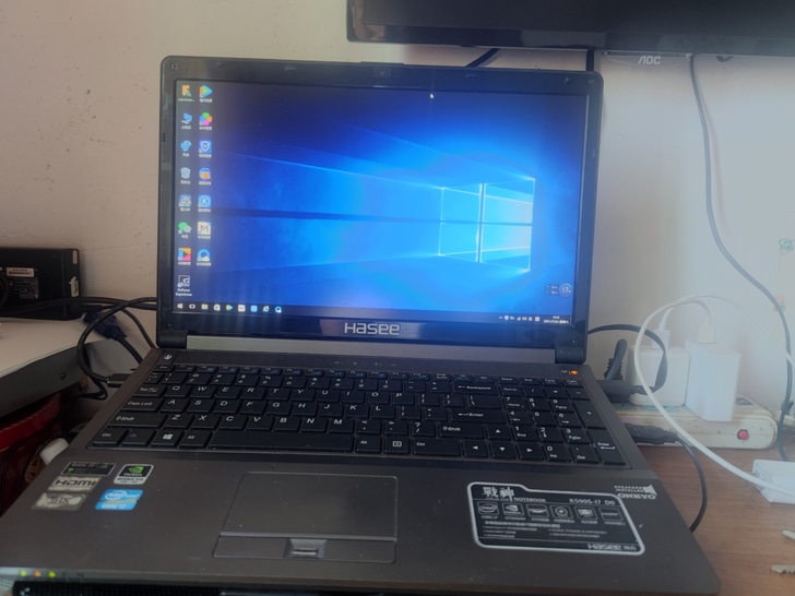 神舟战神K590S四核笔记本，9成新，无拆...