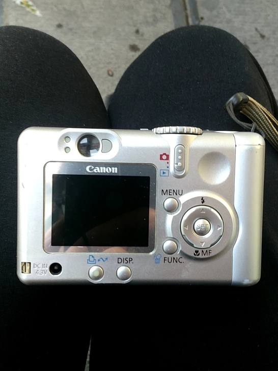 佳能相机，a75，外国货.功能正常，cf卡...