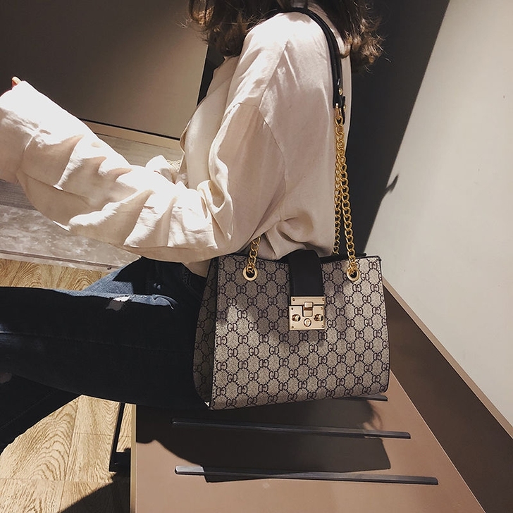 包包女2021新款潮韩版简约百搭锁扣链条包...