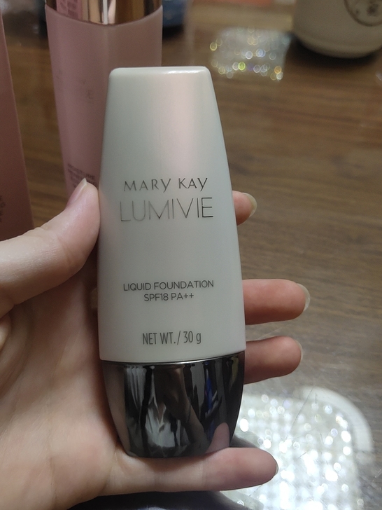 玫琳凯亮采光润粉底乳SPF18 PA++3...