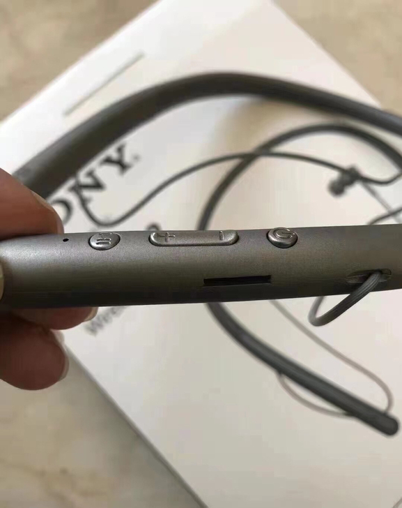 个人转让索尼Sony700挂脖式蓝牙耳机包邮