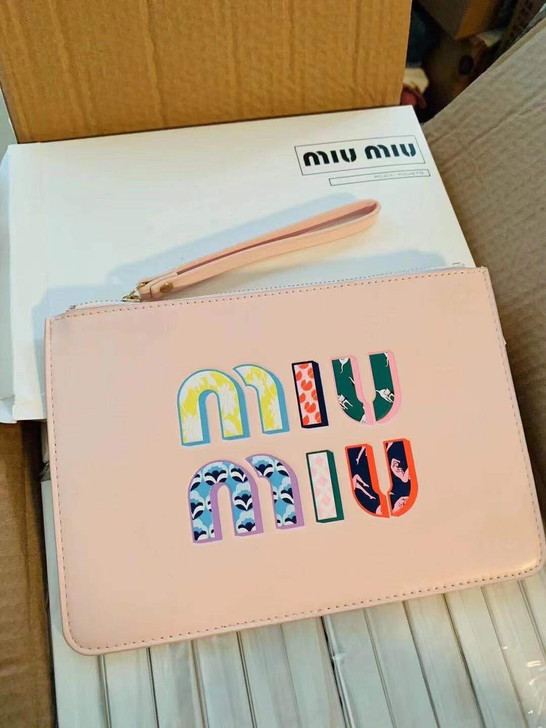 缪缪赠品手拿包 全新正品保证售出不退不换 ...