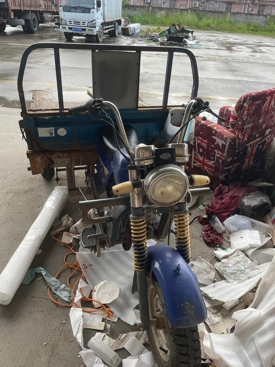摩托三轮车，物流公司不做了，低价出，有意私聊